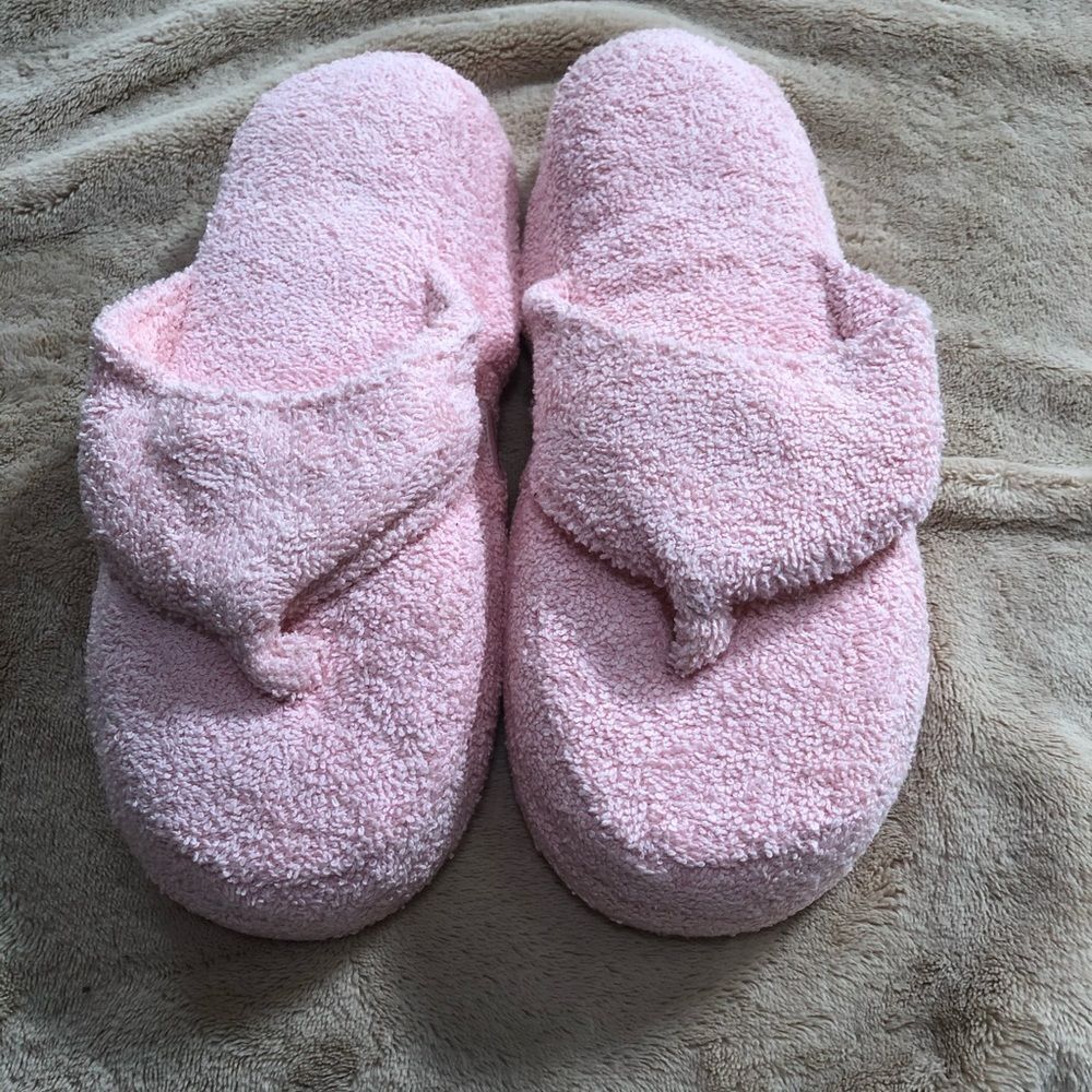 Fluffy pink massage flip flops size S/M
